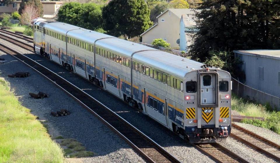 Una nueva era para el tren de pasajeros de California: Amtrak renombra la ruta de San Joaquín como Gold Runner