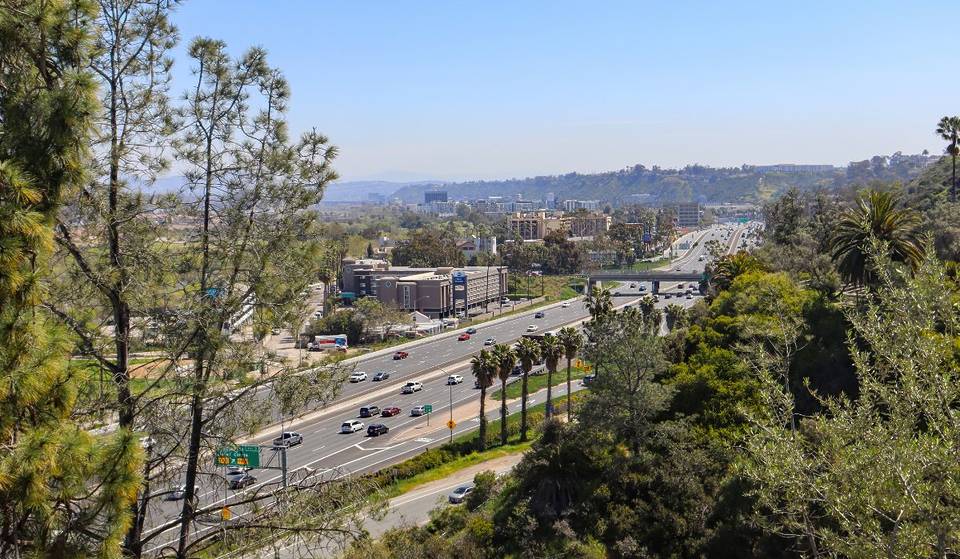 In Kalifornien befindet sich die gefährlichste Straße Amerikas &#8211; hartes Bremsen und hohe Geschwindigkeit machen sie riskant