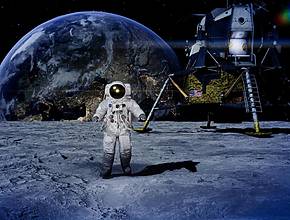 Del entrenamiento de astronautas al primer paso en la Luna: Un viaje sin precedentes inspirado en el Apolo 11 aterriza en L.A.