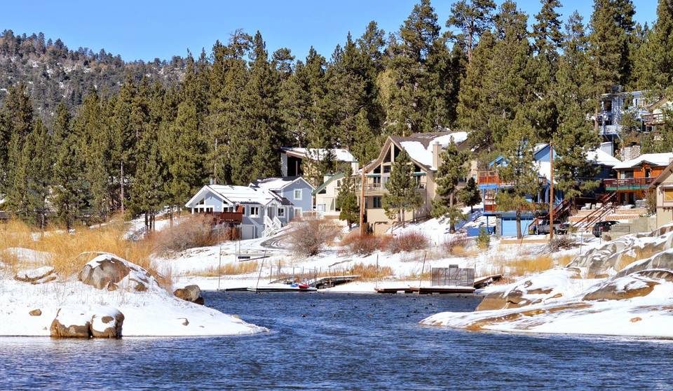 This Snow-Blanketed Alpine Town Is California’s Best Winter Escape — With 300+ Days Of Sunshine Each Year