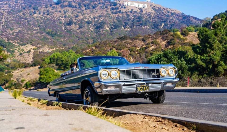 Este nuevo tour de lujo explora la herencia chicana de Los Ángeles desde el asiento del pasajero de un Chevy Impala Lowrider de 1964
