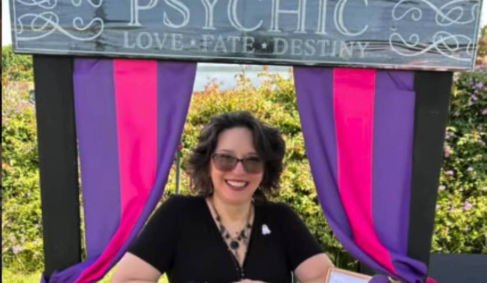 Ein gruseliger Feiertags-Megamarkt erobert L.A. – und bietet Gothic, Drag, veganes Essen und queere Fröhlichkeit