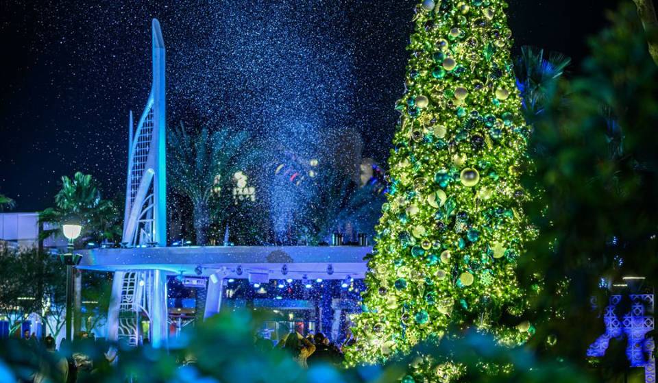 Schneefälle kehren in den Downtown Disney District zurück: Betreten Sie in dieser Weihnachtssaison ein magisches, kostenloses Winterwunderland in SoCal