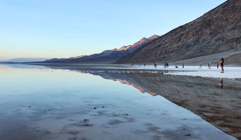 L&rsquo;ancien lac glaciaire de la Vallée de la mort réapparaît après des précipitations record – près de 2 pouces sont tombés dans le désert