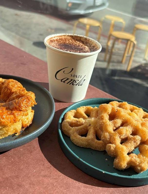 Ces boulangeries de Los Angeles servent les gâteries de Noël les plus virales de la ville : Des conchas festives aux biscuits de l'évier de la cuisine du Père Noël