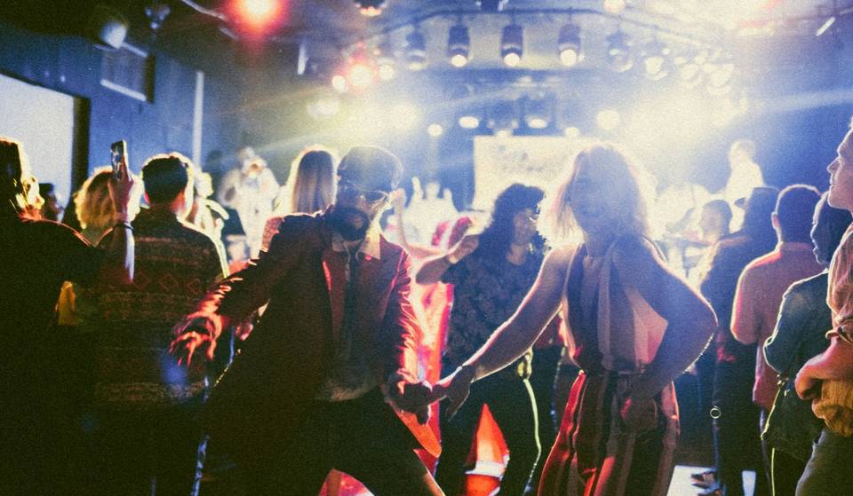 Ce week-end seulement : « Le Studio 54 de l’Ouest » accueille les deux dernières soirées d’une expérience immersive sans téléphone qui te ramène à Los Angeles en 1974.