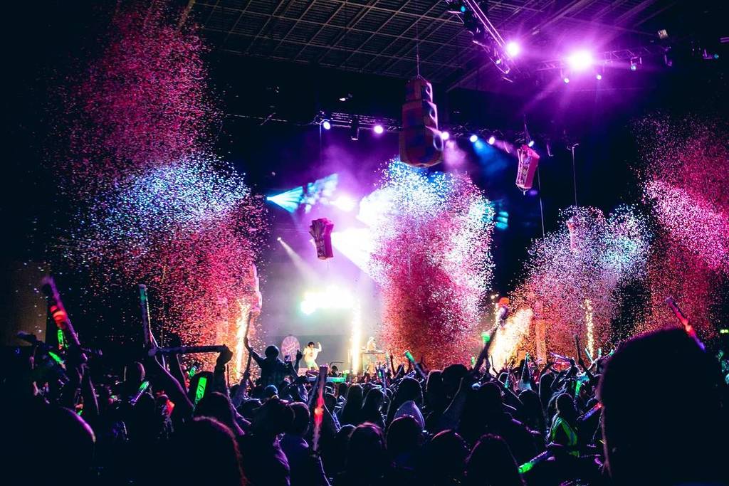 Konfettiregen bei Bingo Loco