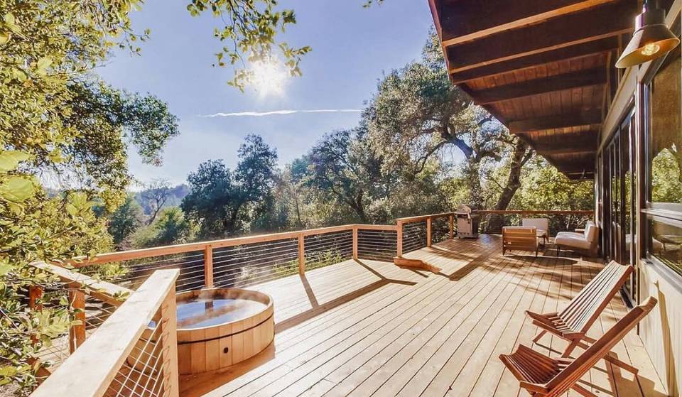 This Dreamy Small Town Is California’s Most Romantic Valentine’s Day Getaway — With Lakeside Views, Cider Flights & More