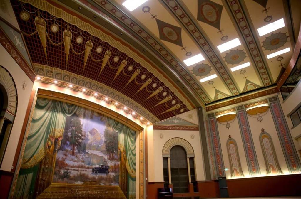 The Raymond Theatre in Pasadena, CA