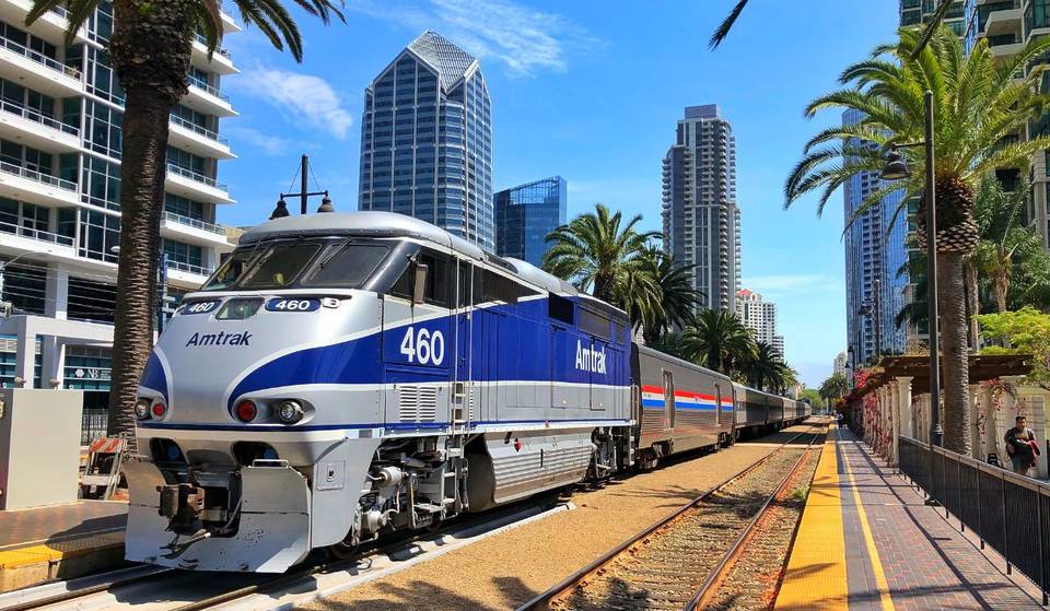 Este pintoresco viaje en tren por las principales ciudades del sur de California ofrece un descuento del 20 % por tiempo limitado en los billetes de ida y vuelta.