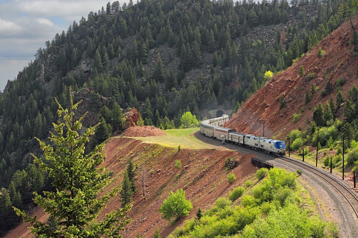 This 2,438-Mile Train Route Has Just Been Named One Of The ‘World’s Most Incredible Journeys’ — Connecting California And The Midwest
