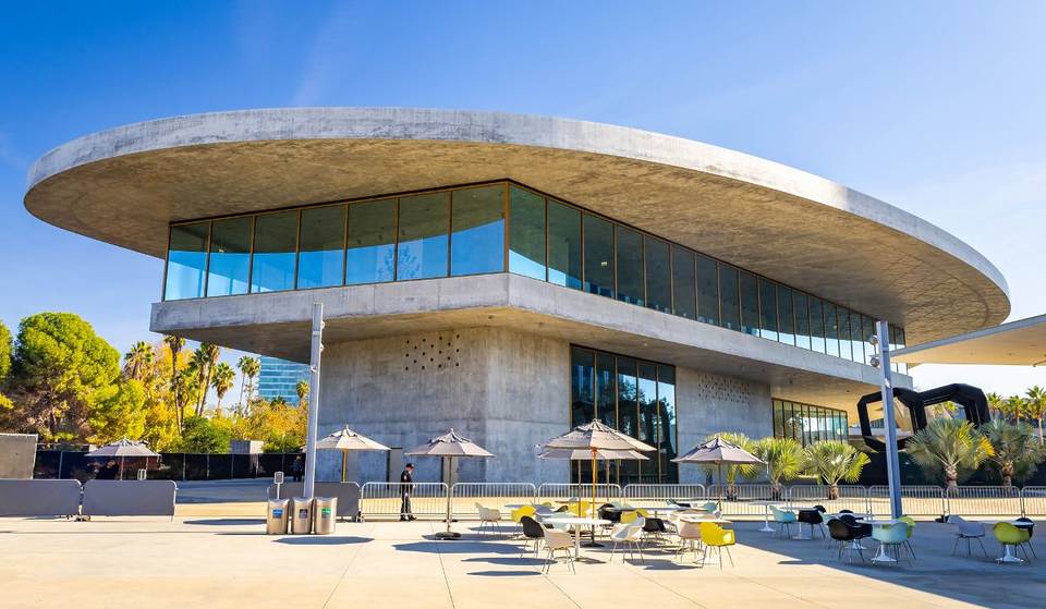 El LACMA anuncia el fin de semana de inauguración de las nuevas galerías David Geffen: con entrada gratuita al museo, una fiesta en la calle de 9 horas y el primer Desfile del Arte de Los Ángeles