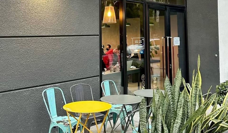 Dieses Café in L.A. ist der einzige Ort, an dem es „Spam Musubi Toast” gibt – und es liegt versteckt in Koreatown.
