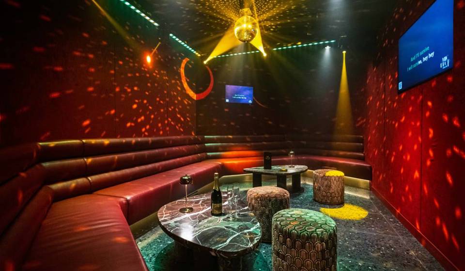 La nouvelle expérience de karaoké de luxe de WeHo propose 13 suites privées, des jeux de lumières automatisés et un catalogue de plus de 60 000 chansons