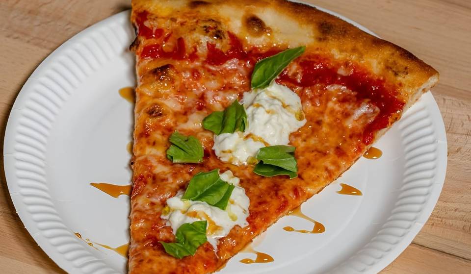 Dieses Restaurant in L.A. wurde gerade zur besten kleinen Pizzeria Kaliforniens gekürt – berühmt für seine Steinofenpizzen