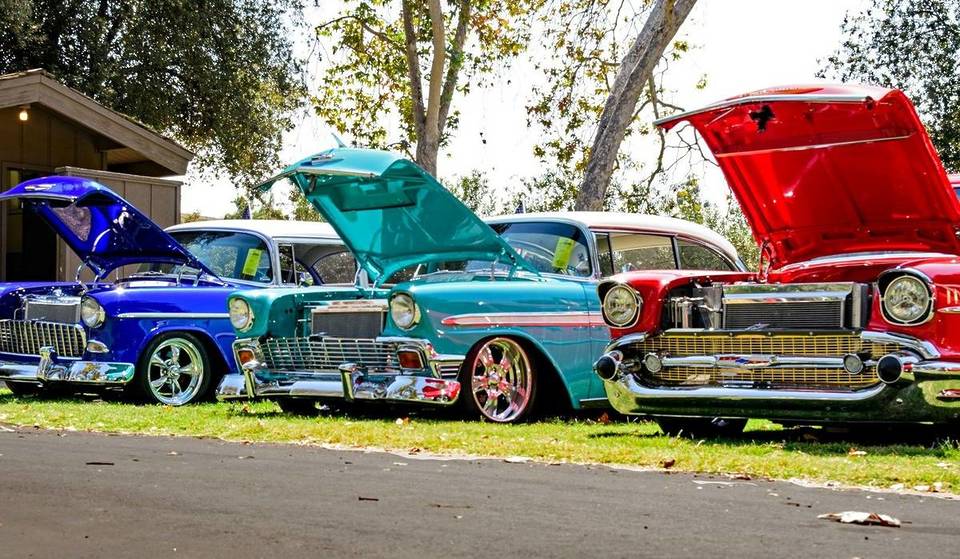 Long Beach verwandelt sich in einen Oldtimer-Himmel mit Kaffee, Musik und Küstenflair