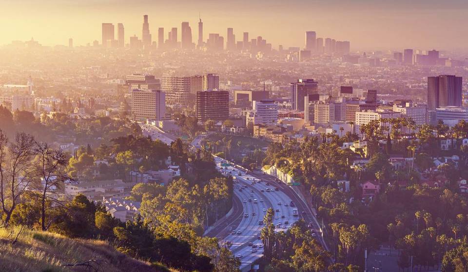 De un extraño experimento con piñas a la Ley de Aire Limpio: cómo Los Ángeles venció a los «366 días» de smog y ganó la lucha por una ciudad donde se puede respirar