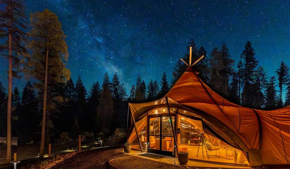 California’s First Dark Sky-Approved Lodging Has Just Opened — Just 10 Minutes From Yosemite National Park