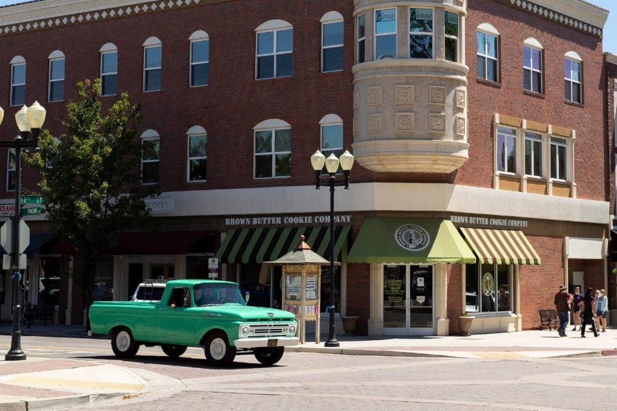 California’s Best Main Street Is Tucked Away In This Historic Town Three Hours From L.A. — Famous For Its Hot Springs And Rolling Countryside