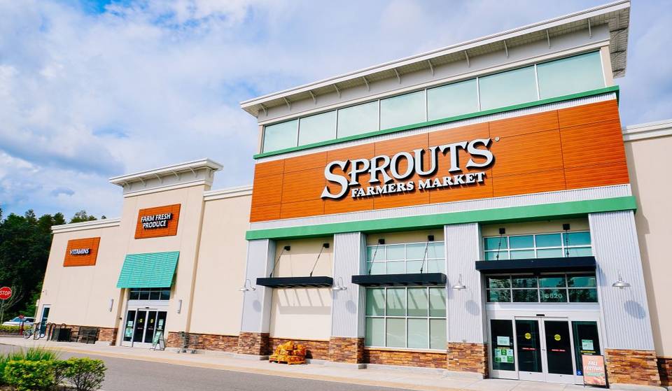 Le tout premier magasin Sprouts Farmers Market d’Inglewood ouvre ses portes en août avec des cadeaux et une cérémonie de coupure du ruban
