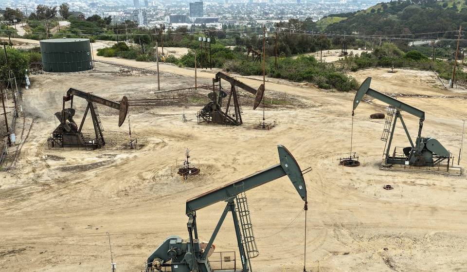 El yacimiento petrolífero urbano más grande de Estados Unidos cierra por fin: este emplazamiento centenario del condado de Los Ángeles ha producido 400 millones de barriles desde 1924