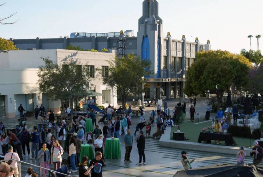 La magie du milieu de semaine revient au centre-ville de Culver City pour le dernier « Vibes After 5 » du printemps