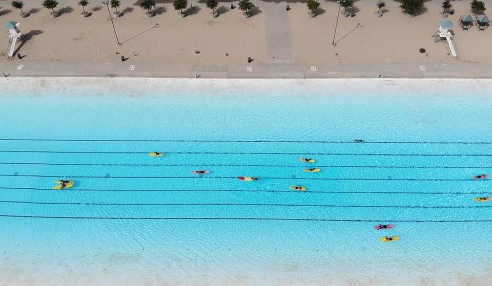 La piscina más grande de EE. UU. está a punto de reabrir en uno de los barrios del interior más calurosos de Los Ángeles, y la entrada solo cuesta 4 dólares