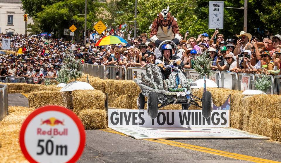 Bei diesem riesigen Gratis-Event werden Straßen im Herzen von Los Angeles gesperrt – und du wirst nicht glauben, was da den Hügel hinunterrast