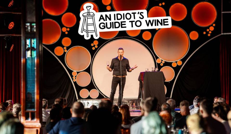 Un spectacle de dégustation de vin hilarant débarque en Californie du Sud cet été — avec six verres de vin triés sur le volet et plein de punchlines