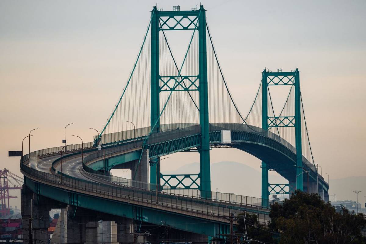 Los Angeles’ Vincent Thomas Bridge is partially shutting down this weekend amid a $752.8M overhaul — with a full closure scheduled by late 2026