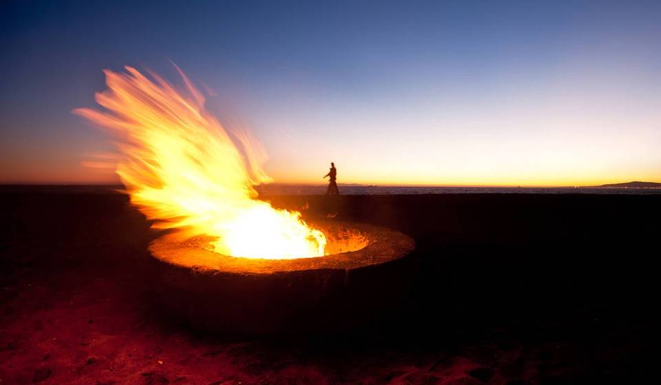 Este verano, acércate a esta playa de 288 acres, uno de los pocos lugares de Los Ángeles donde puedes hacer una hoguera
