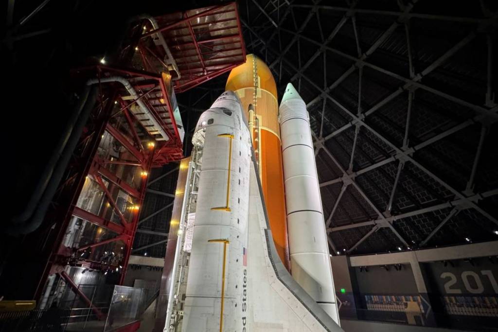 Space shuttle
