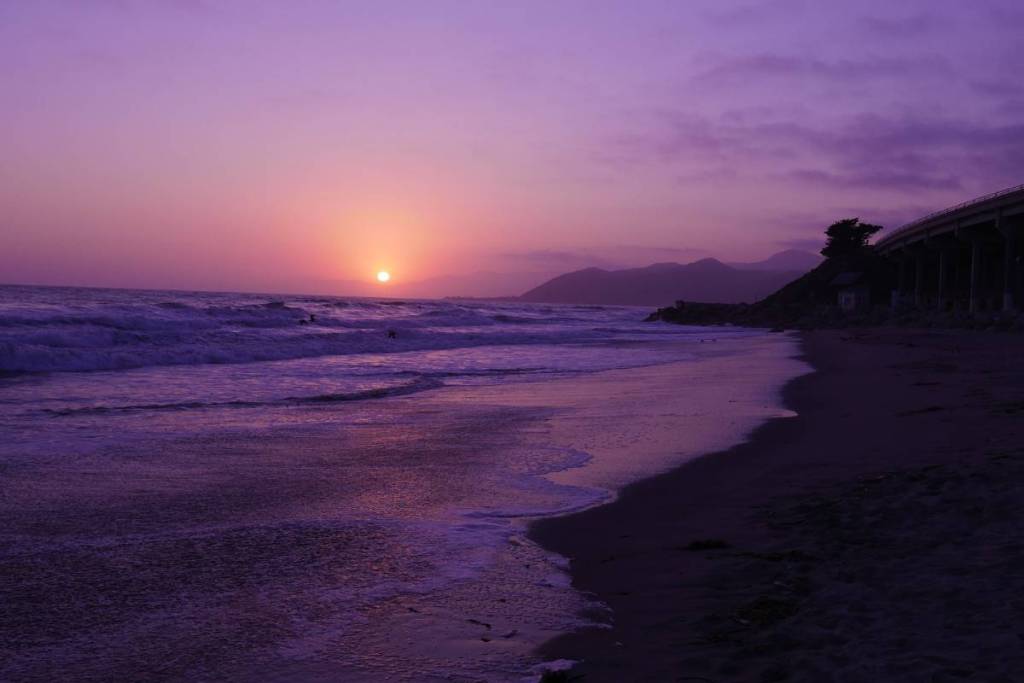 À seulement 1 heure de Los Angeles, cette plage d&rsquo;État rocheuse, située juste à côté de l&rsquo;autoroute 101, vient de rouvrir après des mois de fermeture