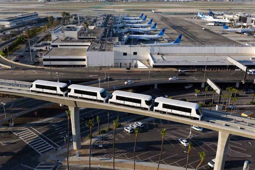 LAX automated people mover/Skylink