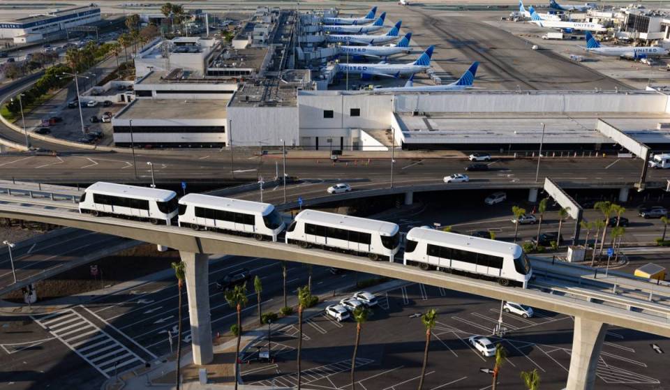La fecha de inauguración del LAX People Mover (Skylink) se estima ahora para octubre de 2026
