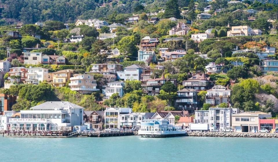 Spar dir die Reise nach Italien: „Kaliforniens kleine Amalfiküste“ ist nur ein paar Stunden von L.A. entfernt – mit „Dolce-Vita“-Flair ist sie zudem die größte Hausboot-Gemeinde des Bundesstaates
