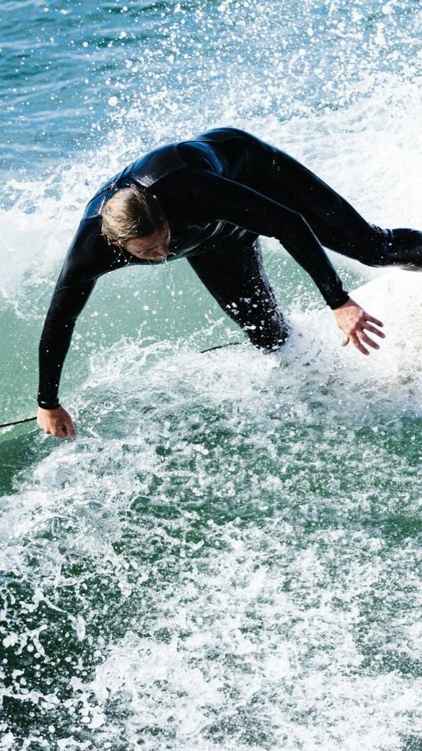 À 1 heure de Los Angeles : la plus grande compétition de surf au monde rassemble les meilleurs pros de la WSL à Huntington Beach la semaine prochaine pendant 9 jours d’affilée
