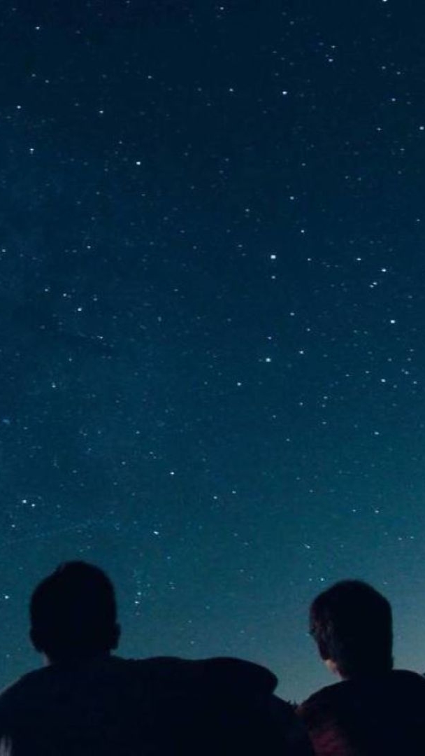 Regarde vers l’ouest vendredi soir : comment repérer le croissant de lune et Vénus côte à côte sans télescope