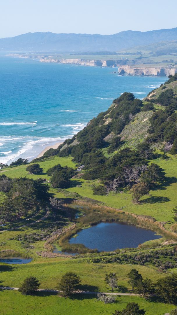 Après plus de 80 ans, l’une des plus anciennes plages nudistes de Californie met fin à son époque de nudisme libre suite à l’extension du parc de 238 acres