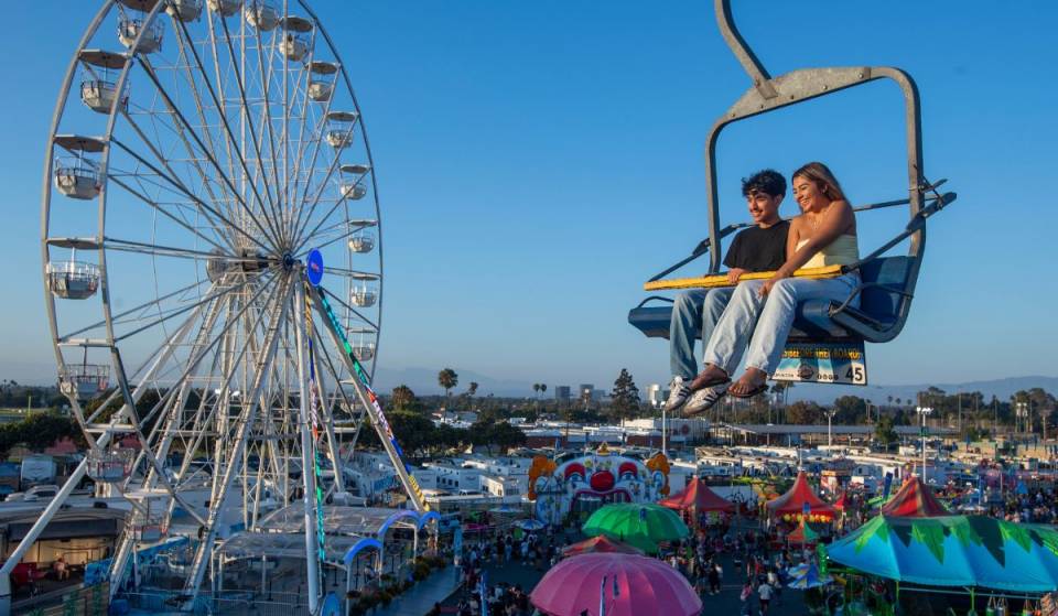 La plus grande foire estivale de Californie est de retour avec plus de 50 manèges, des concerts et un menu dégustation de spécialités de foire à 5 $, à seulement 45 minutes de L.A.