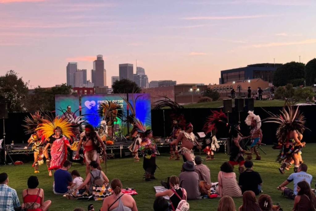 Le RiverFest 2026 revient au LA State Historic Park le 9 août avec une entrée gratuite, de la musique live, des food trucks locaux et une galerie d’art en plein air