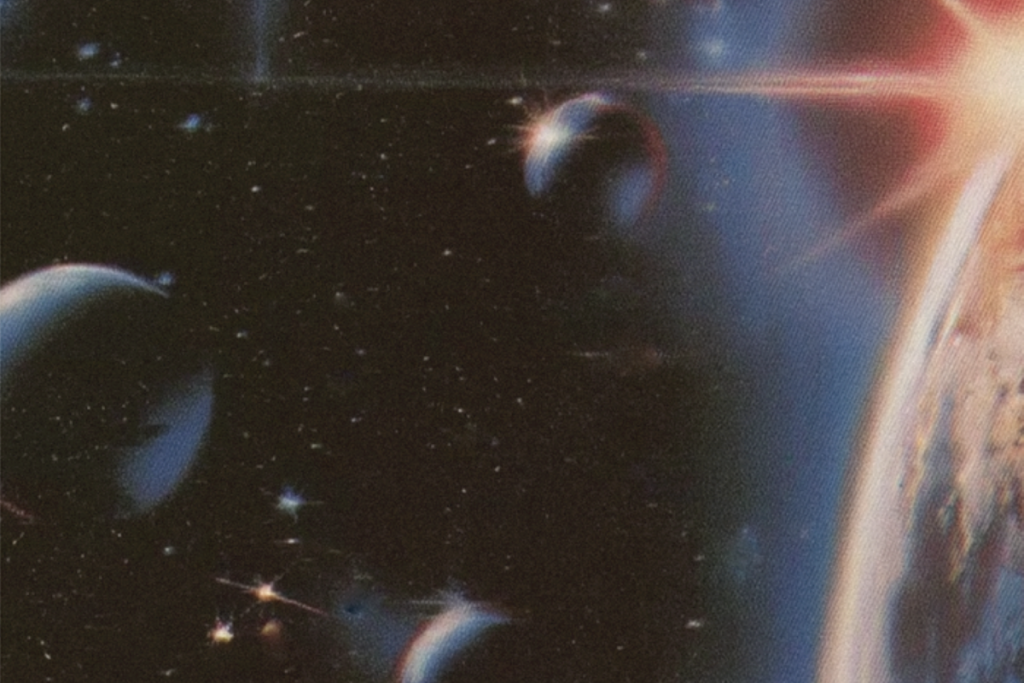 Spotify da vida al nuevo álbum de Phoebe Bridgers, «Lost Weekend», en los planetarios esta semana, y los fans del sur de California podrán escucharlo bajo las estrellas en Costa Mesa
