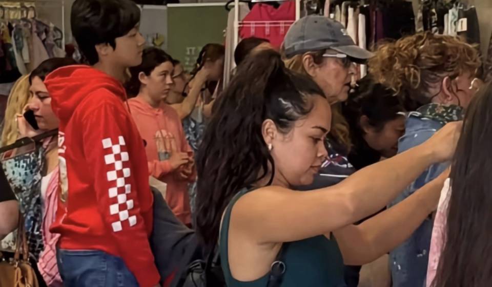 Only 1 hour drive from L.A. – this massive $2-per-pound secondhand market is returning to Newbury Park this Saturday