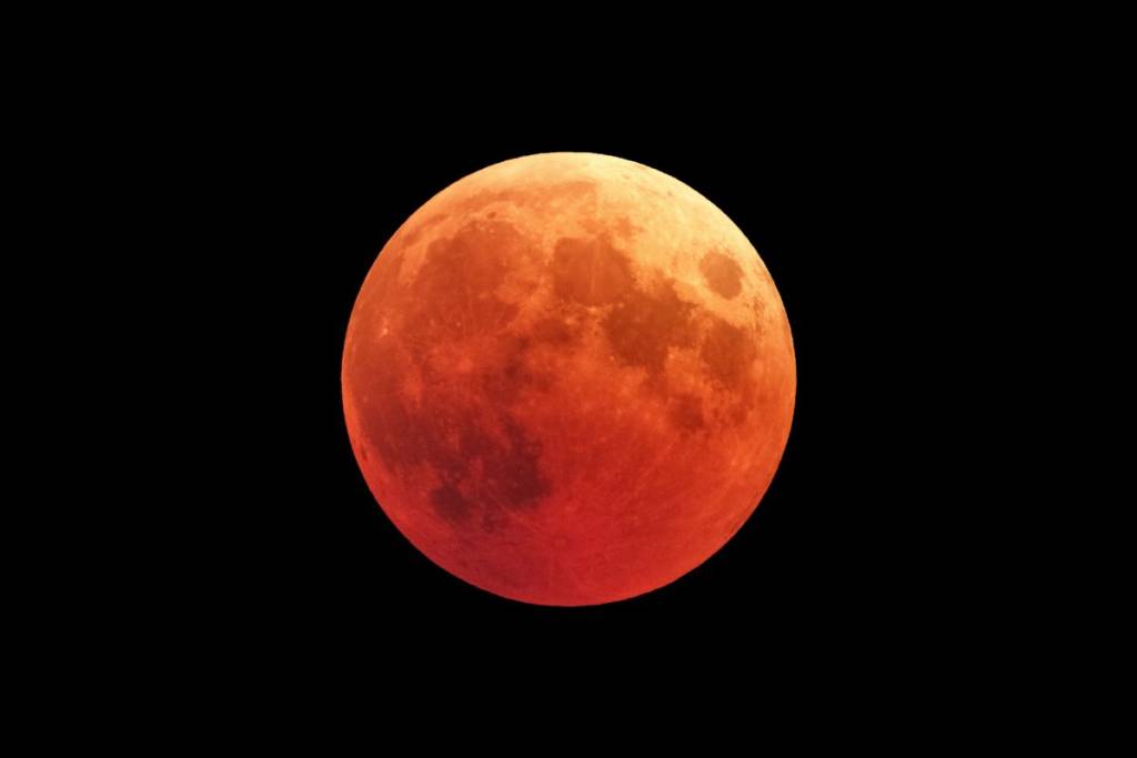The Last Lunar Eclipse Of 2026 Will Light Up L A Skies This Week the-last-lunar-eclipse-of-2026-will-light-up-l-a-skies-this-week