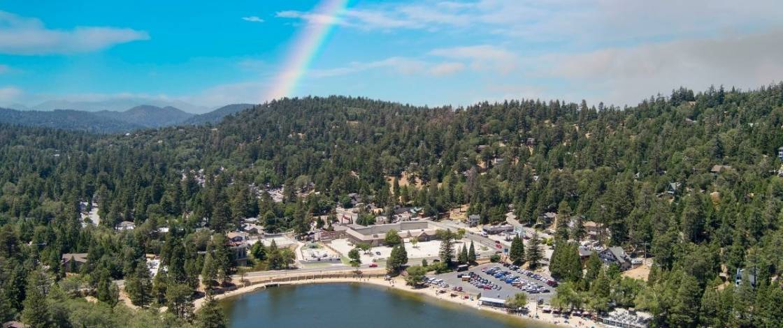 Less than 2 hours from L.A., ‘Big Bear’s little sister’ pairs alpine vibes with fewer crowds, lower prices, and an 84-acre lake