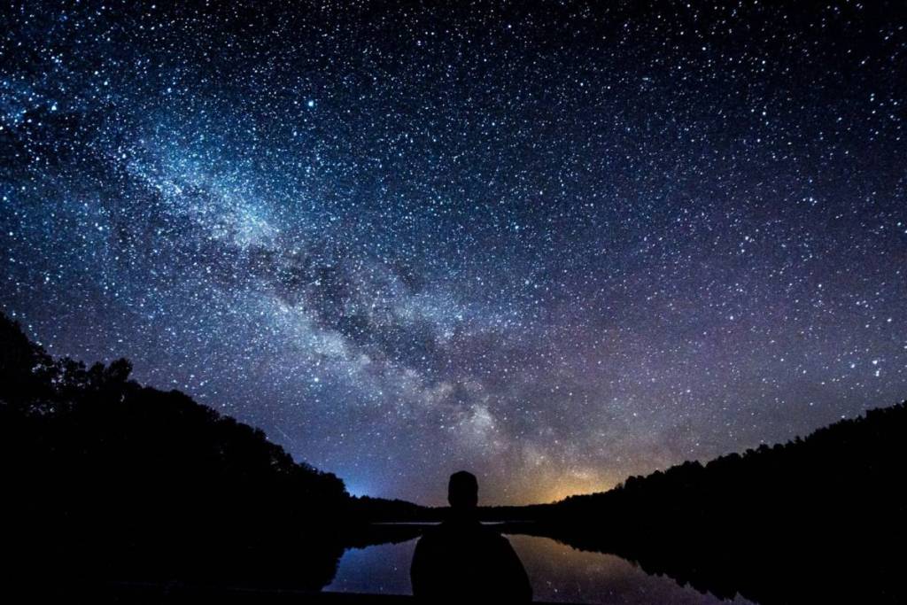 Pas besoin de télescope : comment repérer l’imposant Triangle d’été dans le ciel près de Los Angeles, de l’observatoire Griffith aux parcs « Dark Sky » du désert