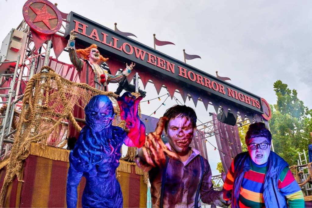 Ouverture des Halloween Horror Nights et personnages de « Sinners » / « Stranger Things »
