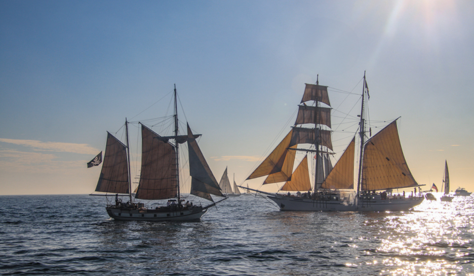 À 1 heure de Los Angeles : un festival maritime de 3 jours envahit le port de Dana Point la semaine prochaine avec des navires historiques, des batailles de canons retentissantes et des spectacles de sirènes