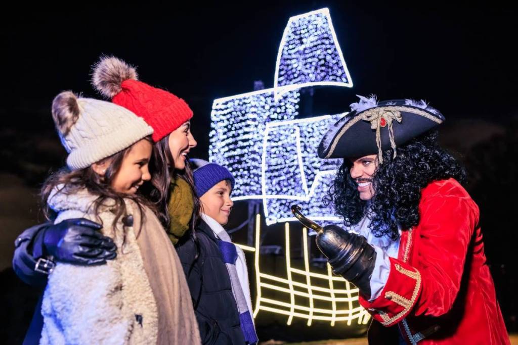 Der South Coast Botanic Garden verwandelt seine 87 Acres diesen Winter in einen riesigen, leuchtenden Peter-Pan-Lichtpfad – und du kannst dir jetzt schon deinen Platz reservieren