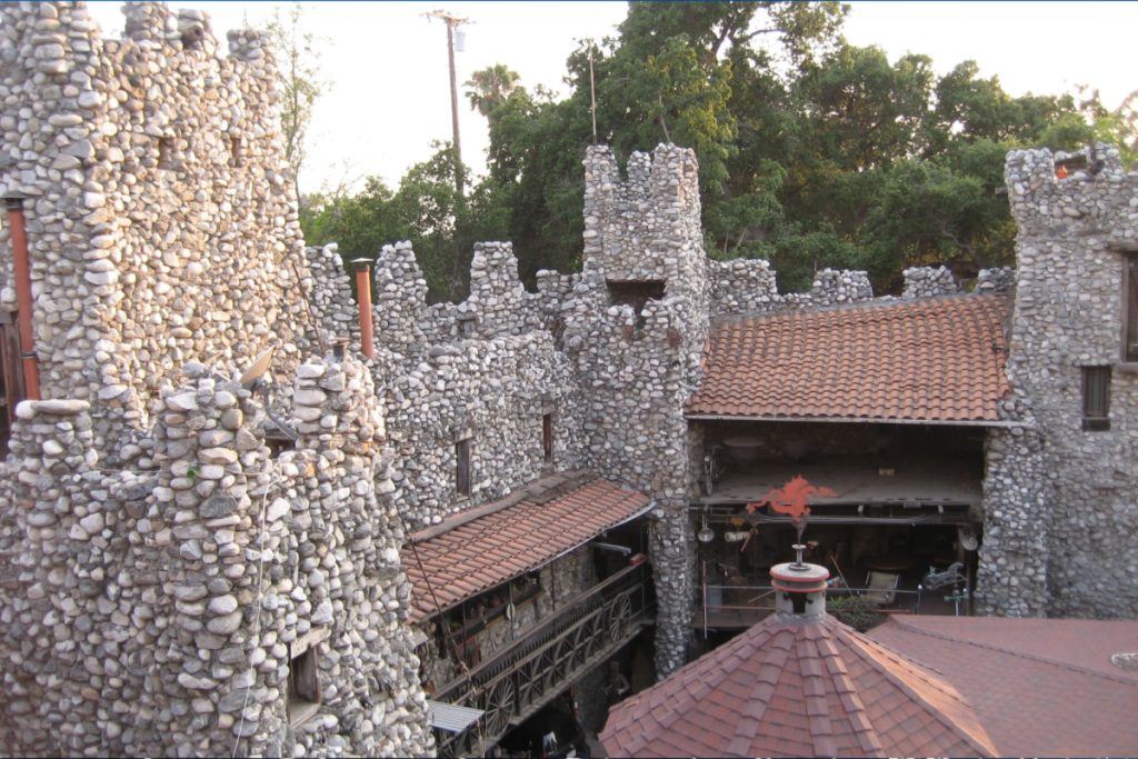 Vista del patio del Castillo de Rubel desde la torre